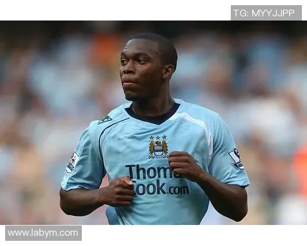 世界足球场上的纯黑人明星球员盘点与成就分析 世界足球场上的纯黑人明星球员盘点与成就分析