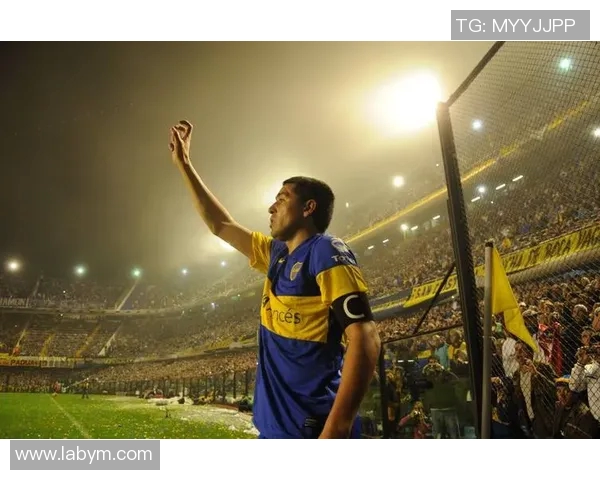 四十岁足球明星的精彩瞬间与辉煌成就回顾