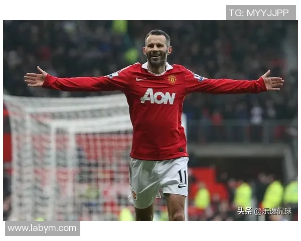 足球明星私人看台视频揭秘球场背后的精彩瞬间与独特视角 足球明星私人看台视频揭秘球场背后的精彩瞬间与独特视角