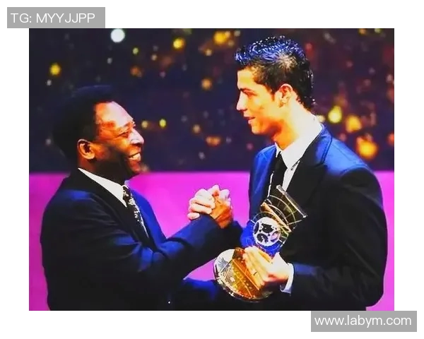 足球明星融脸变身挑战揭秘他们的真实面貌与球场魅力的奇妙结合